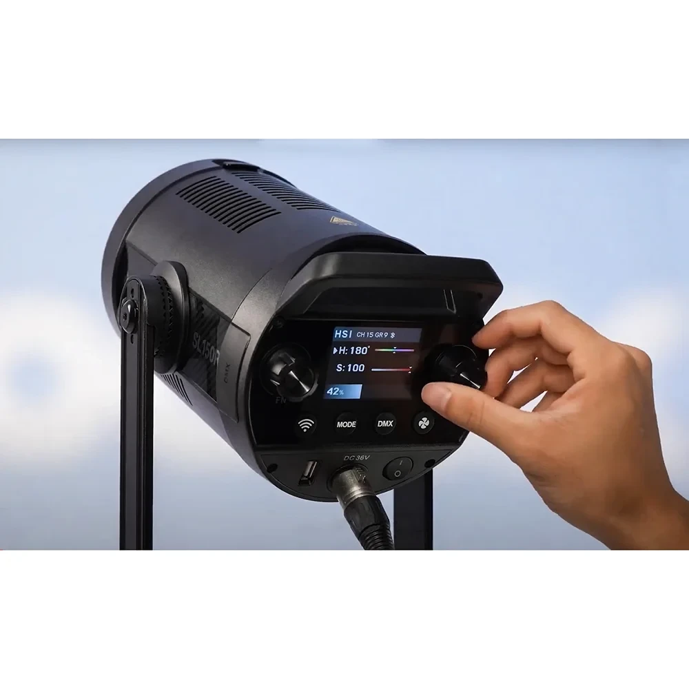 Осветитель светодиодный Godox SL150R студийный фото-6