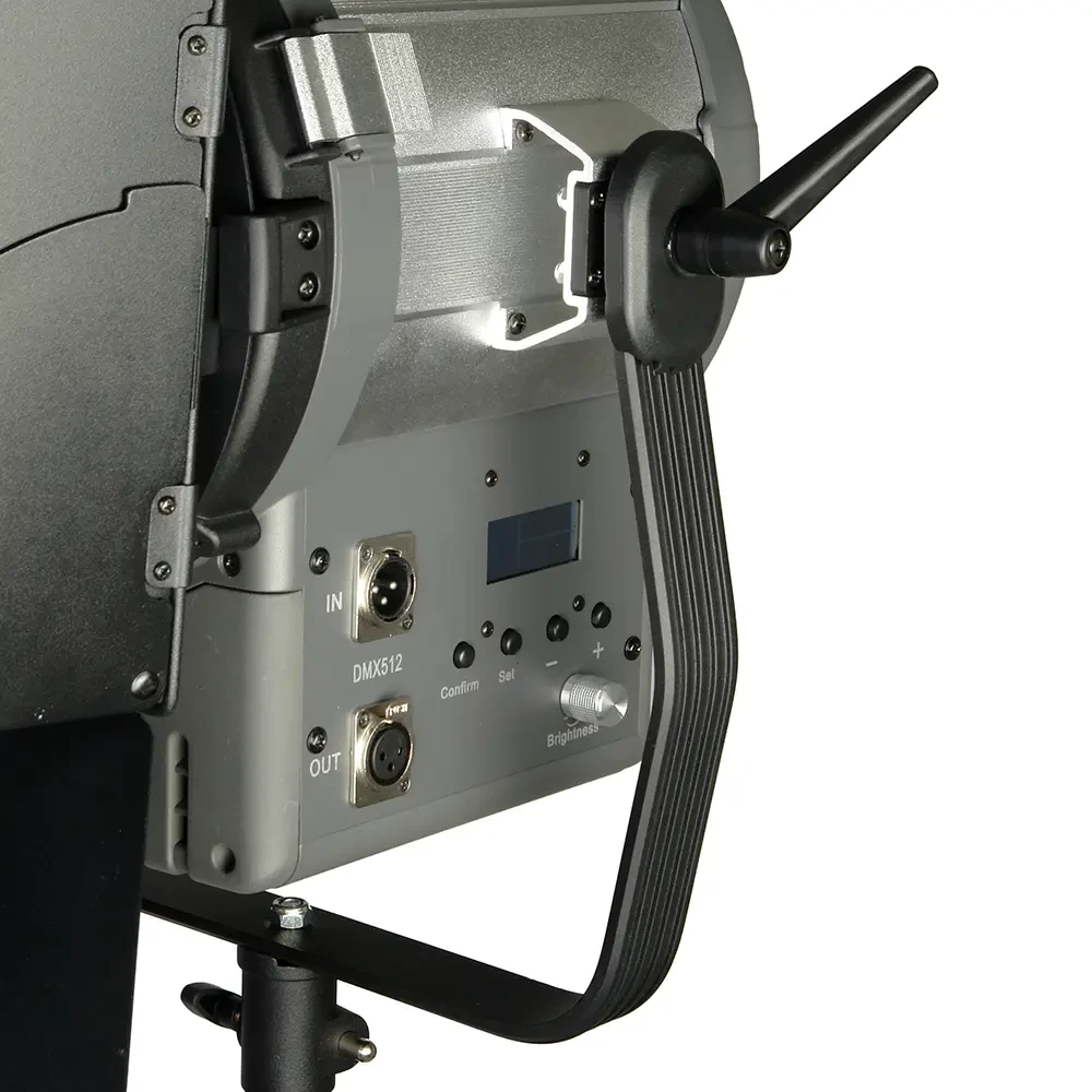 Осветитель студийный GreenBean Fresnel 150 LED X3 DMX фото-6