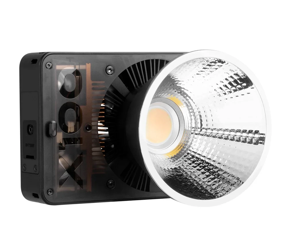 Осветитель Zhiyun MOLUS X100 (PL105)
