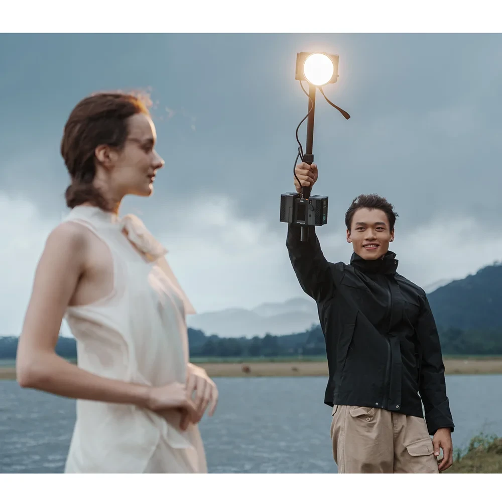 Осветитель Zhiyun MOLUS X200RGB COB Light Standart фото-8