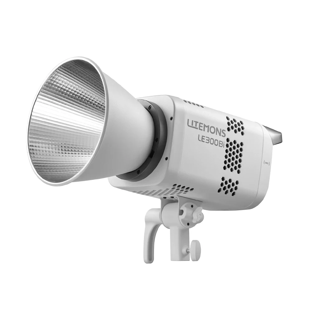 Осветитель светодиодный Godox LITEMONS LE300Bi - фото1 Осветитель светодиодный Godox LITEMONS LE300Bi - фото1