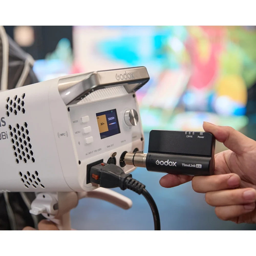 Осветитель светодиодный Godox LITEMONS LE300Bi фото-9 Осветитель светодиодный Godox LITEMONS LE300Bi фото-9