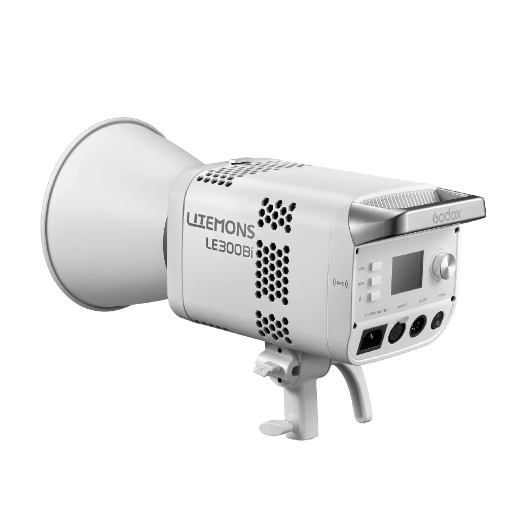 Осветитель светодиодный Godox LITEMONS LE300Bi фото-3 Осветитель светодиодный Godox LITEMONS LE300Bi фото-3