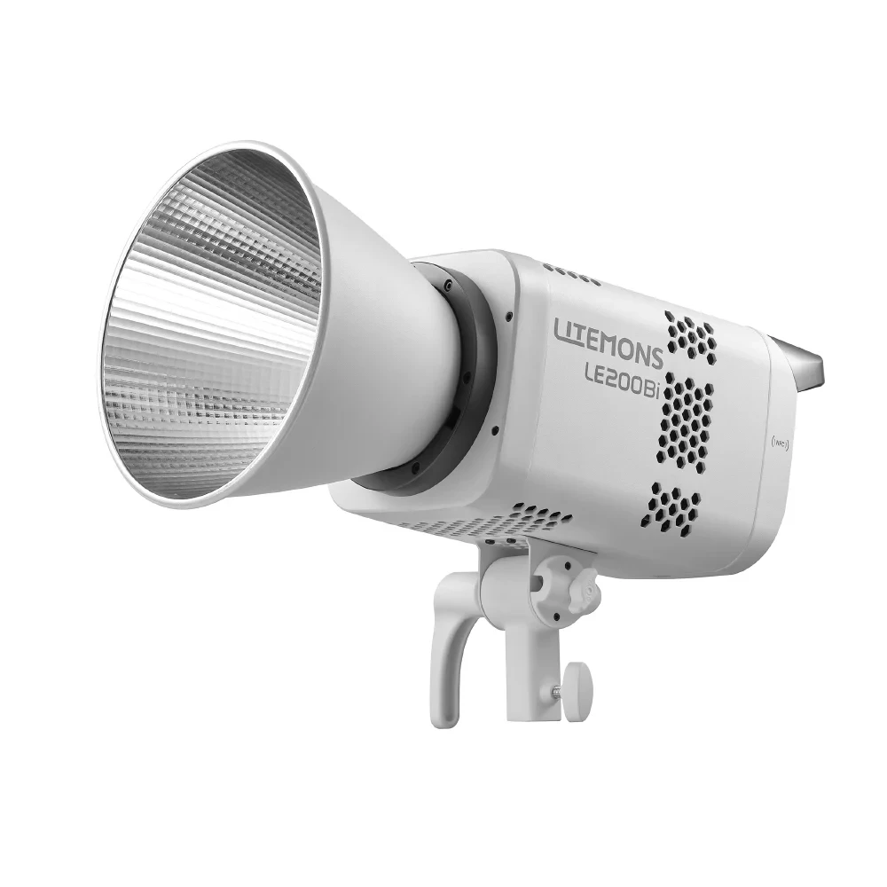 Осветитель светодиодный Godox LITEMONS LE200Bi - фото1 Осветитель светодиодный Godox LITEMONS LE200Bi - фото1