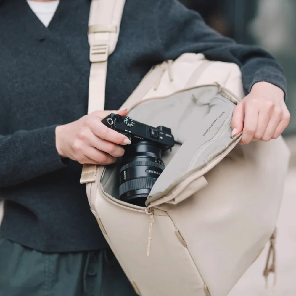 Рюкзак PGYTECH OneGo Lite Backpack 16L, цвет: Matte Black фото-6