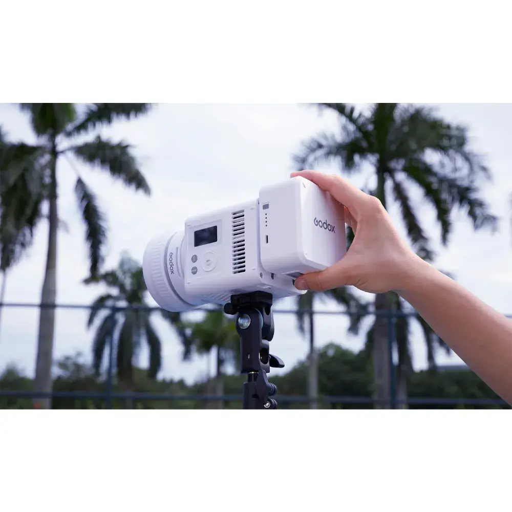 Осветитель светодиодный Godox ML80Bi фото-10 Осветитель светодиодный Godox ML80Bi фото-10